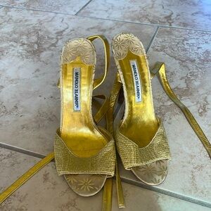 Manolo Blahnik EU size 37.5 gold strappy heel